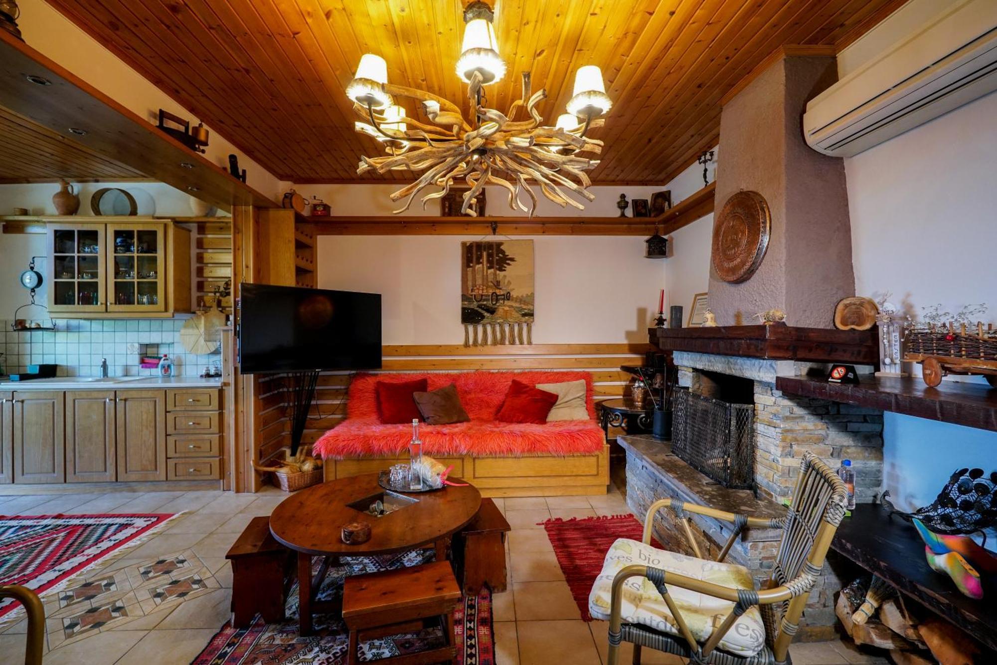 Voula Villa *