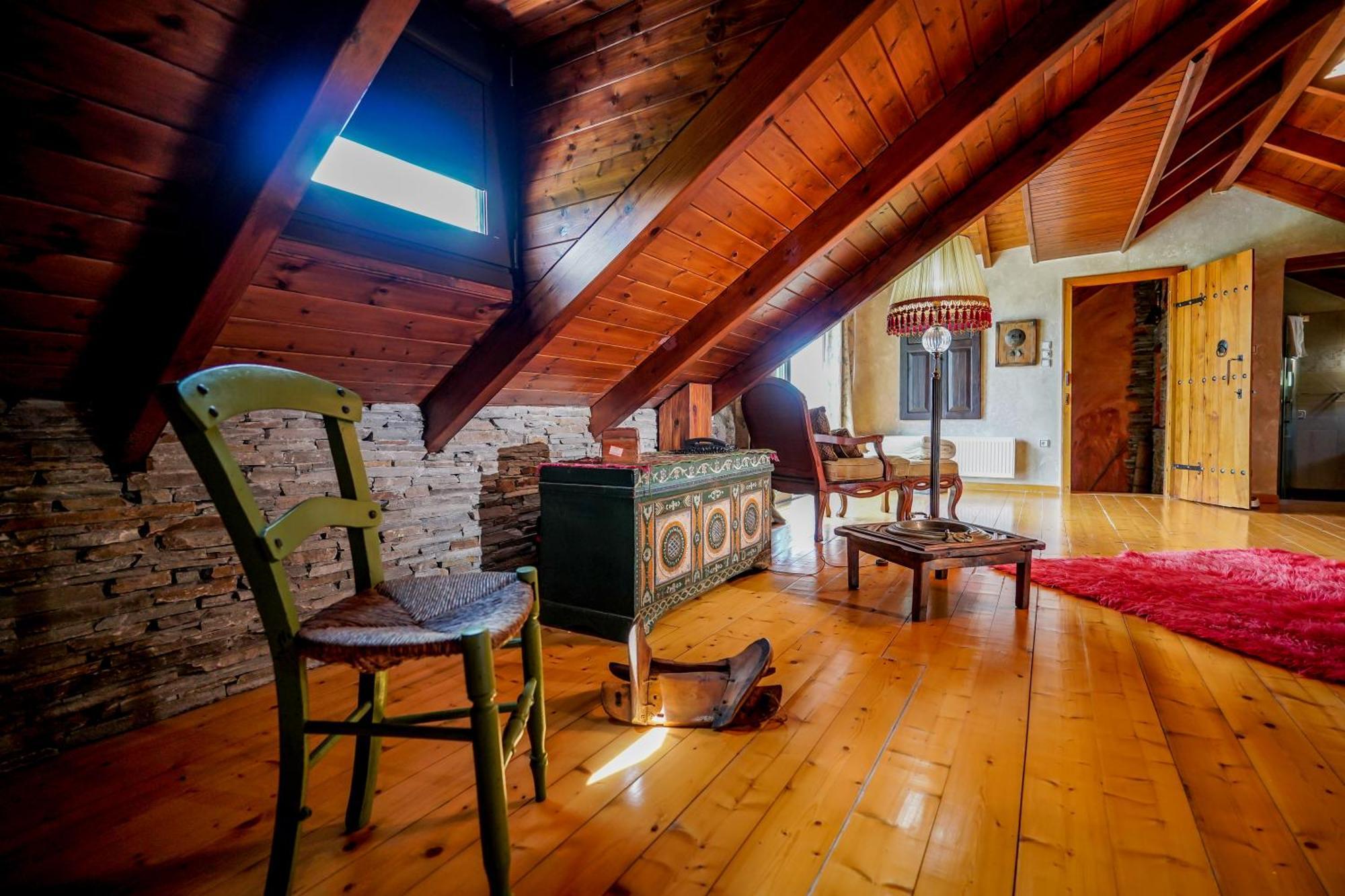 Voula Villa *