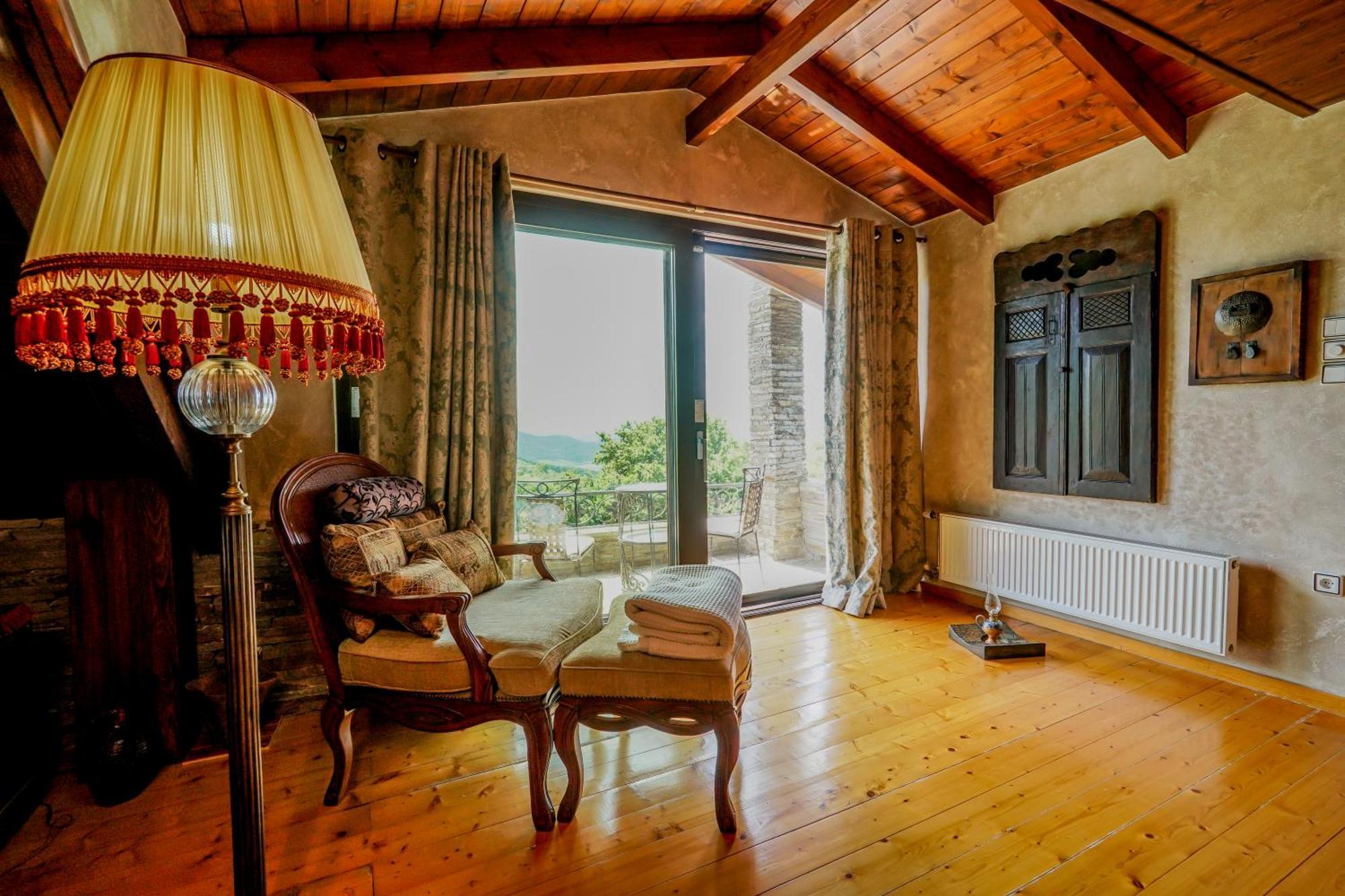 Voula Villa *